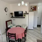 Apartment Erjon *