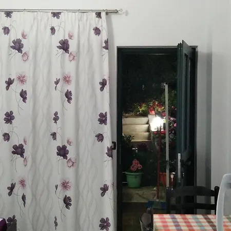 Erjon Apartment *