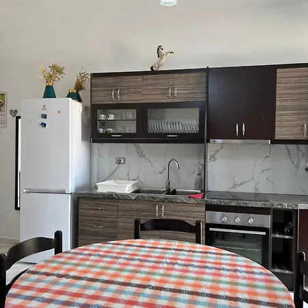 Erjon Apartment *