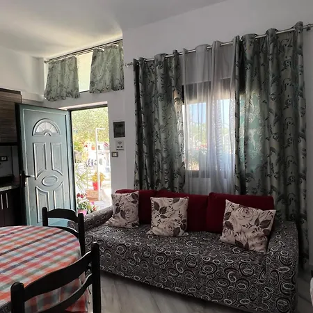 Apartment Erjon *